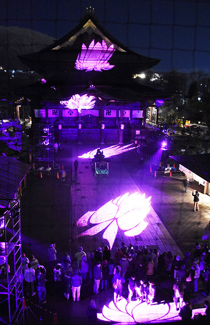 zenkoji-temple-dazzles-with-lotus-themed-light-showefbc9athe-asahi-shimbun-asahi-shimbun.jpg